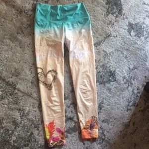 Om shanti -   Similar to teeki. Size small.